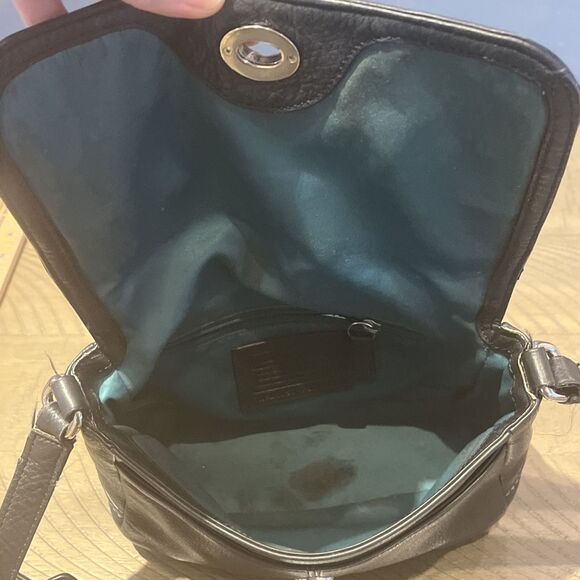 Coach Black Pebbled Leather Turnlock Flap Closure Crossbody Bag Purse 23663 - Picture 4 of 9